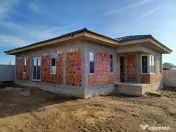 Dragomirești casă parter 4 camere 2 băi, terasă, apă... 