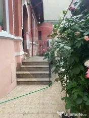 Vila de închiriat–Calea Moșilor /133 mp utili+60 Curt... 