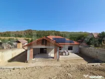 Casă nouă, 112 mp, panouri fotovoltaice, încălzire în p