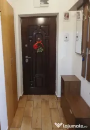 Apartament 3 camere, semidecomandat - zona Garii 