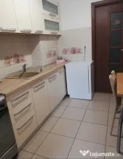 Apartament 3 camere, semidecomandat - zona Garii 