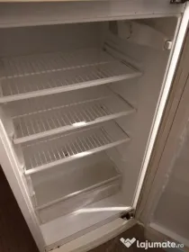 vând frigider cu congelator arctic