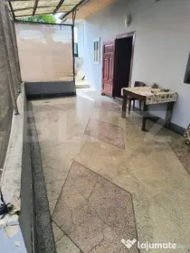 CASA DE VANZARE, IN CENTRUL DEJULUI CU GRADINA IMPRESIONANTA
