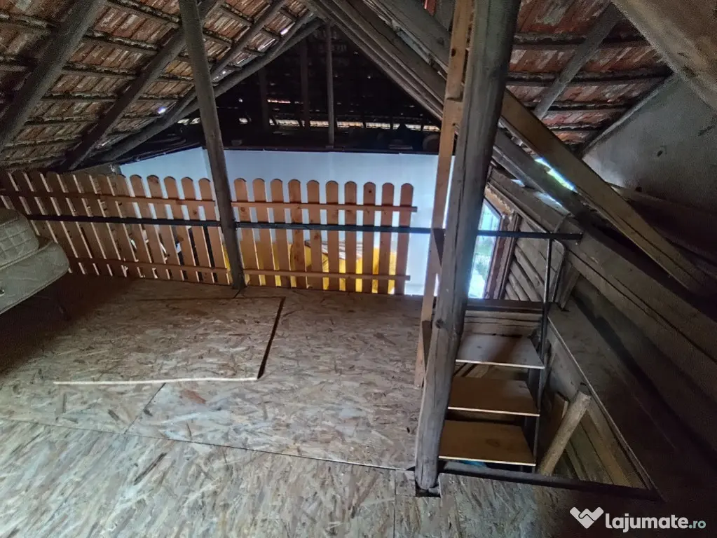 Casă de la țară cu piscina