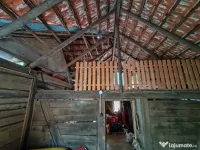 Casă de la țară cu piscina 