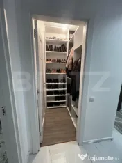 Apartament 3 camere, 2 bai, 64 mp, 2 parcari, intermediar, z