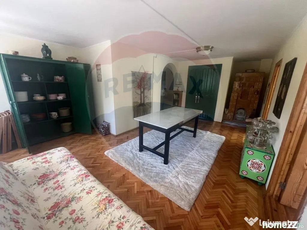 Casă / Vilă 10 camere Lepsa