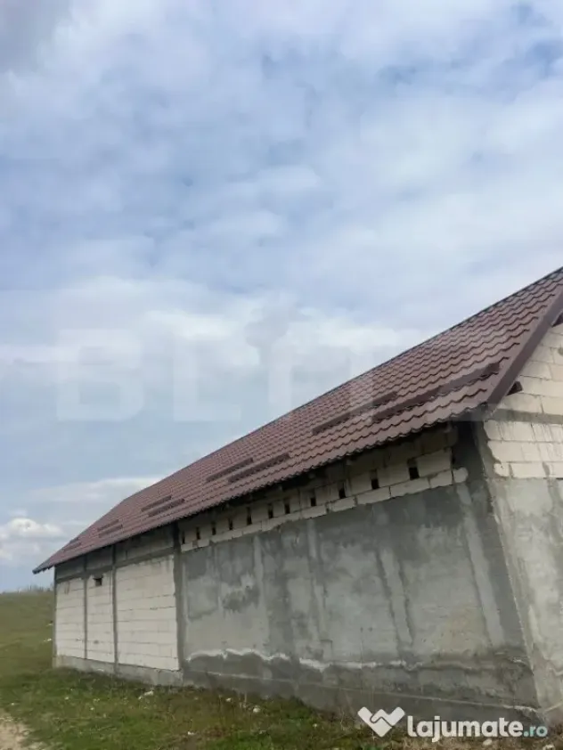 Teren cu casa de vanzare Tuglui, 2200 mp, aproape de padure