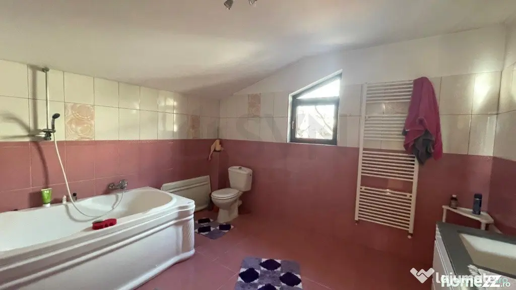 Tunari - Vila 6 camere 1200mp teren si garaj 3 masini