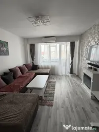 Vand apartament 3 camere decomandat