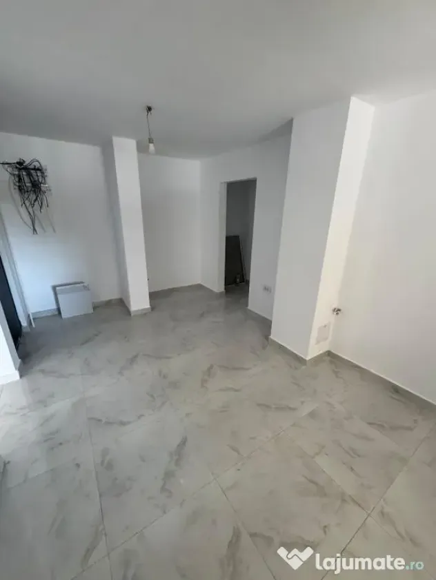 Apartament 2 camere decomandat-Spatiu comercial-zona Inel2