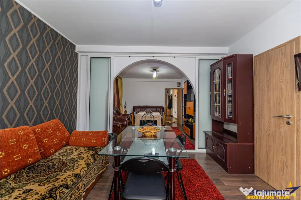 Apartament deosebit in zona Coresi, terasa mare, parcare, bo
