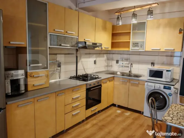 Apartament cu 3 camere situat pe , Manastur , zona Academia