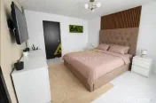 CASA INDIVIDUALA CU PISCINA