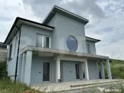 EXCLUSIV: Casă modernă, terasă panoramică, teren 500 mp, 