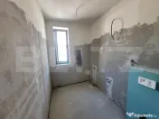 OPORTUNITATE! Apartament cu 3 camere, geam la baie, zona Int 