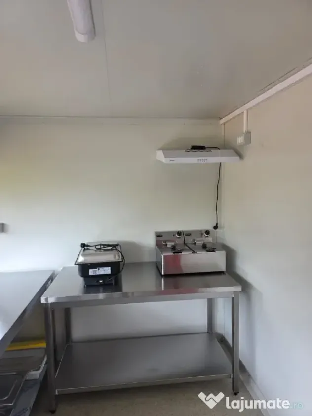 Vând rulotă de tip FastFood