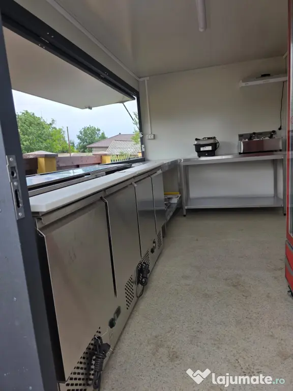 Vând rulotă de tip FastFood