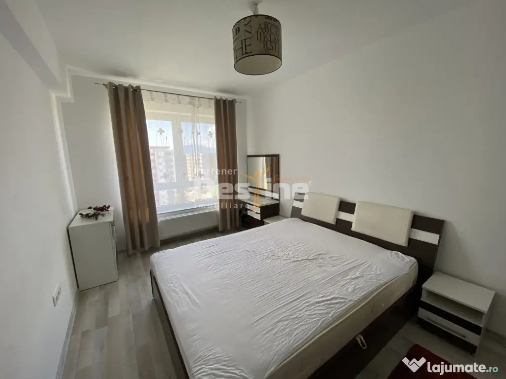 Apartament cu 2 camere 60 mp, etaj intermediar, cu loc de pa