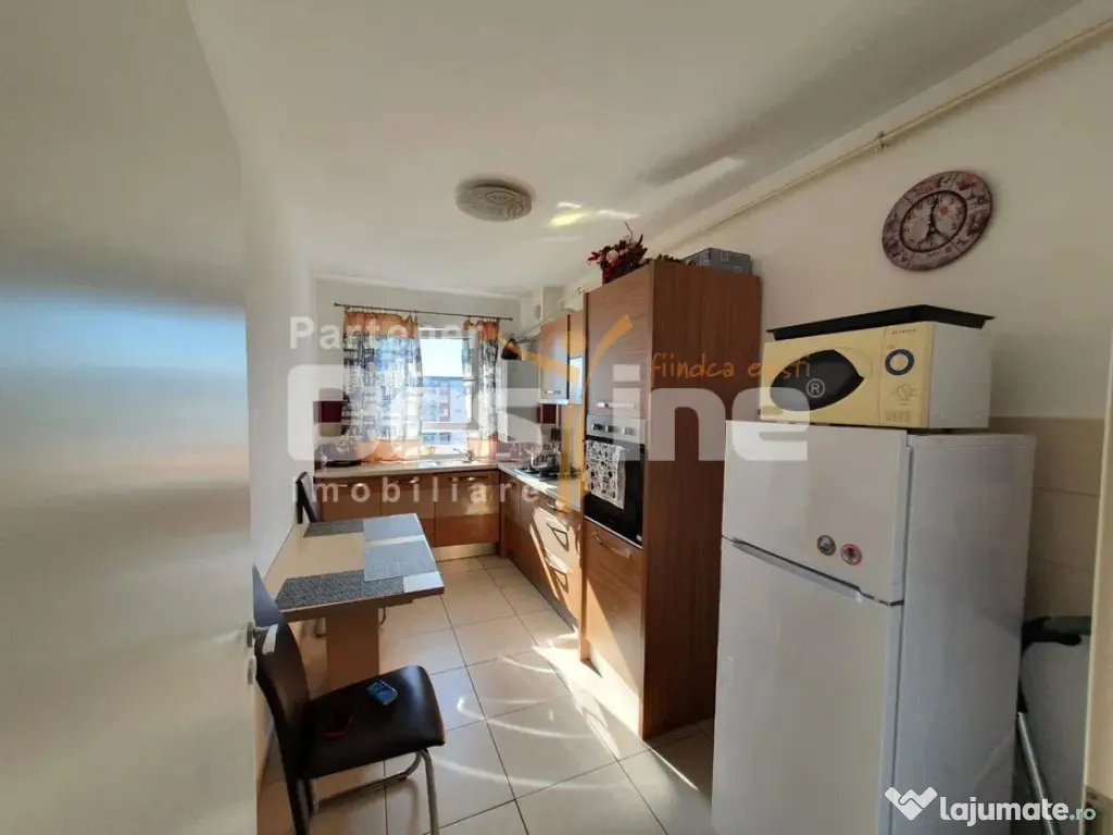 Apartament cu 2 camere 60 mp, etaj intermediar, cu loc de pa