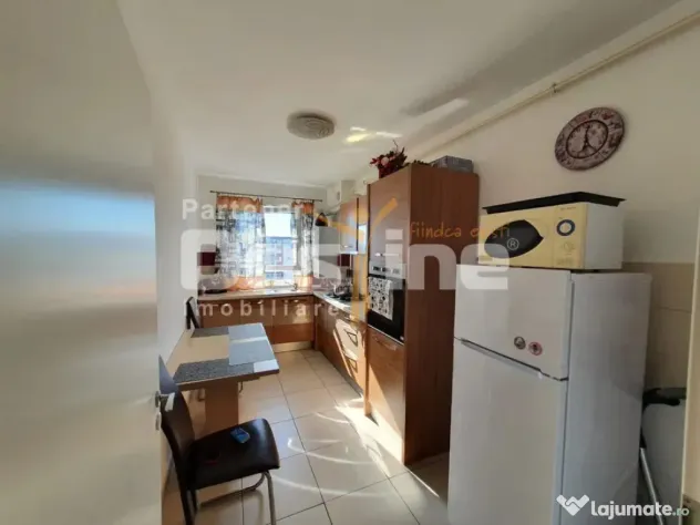 Apartament cu 2 camere 60 mp, etaj intermediar, cu loc de pa