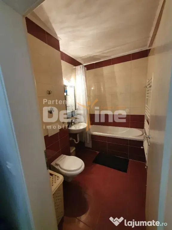Apartament cu 2 camere 60 mp, etaj intermediar, cu loc de pa