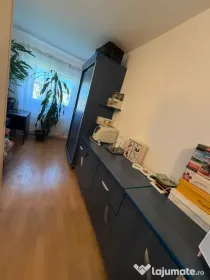 Apartament 3 camere , etaj 4 ,