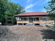 Casa si Teren - 6870 mp, Comuna Arcani