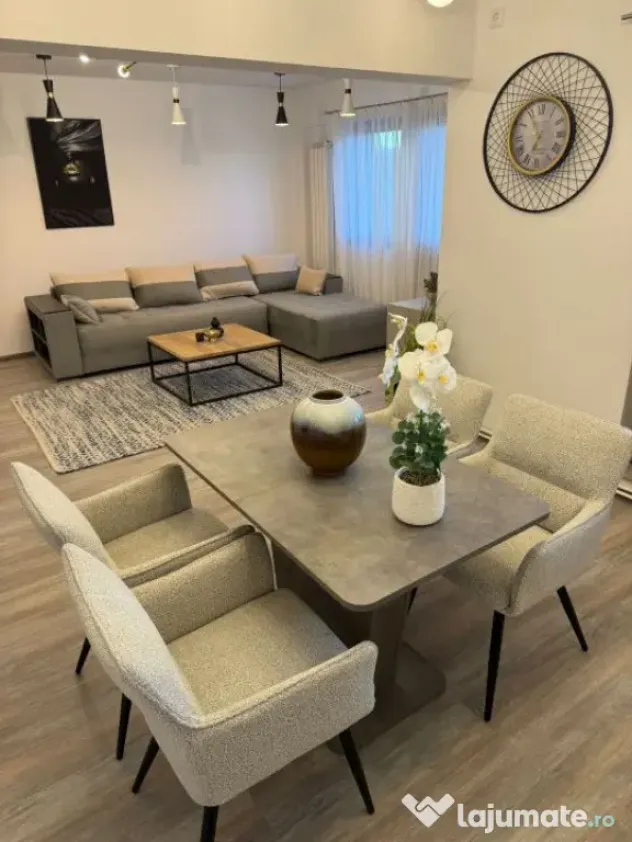 Apartament lux 3 camere,2 băi zona Spitalul Județean