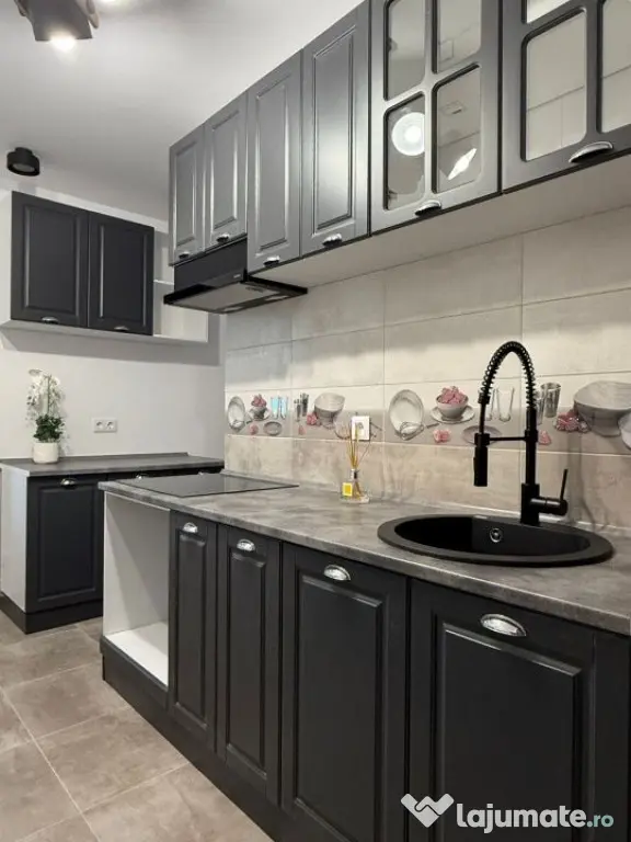 Apartament lux 3 camere,2 băi zona Spitalul Județean