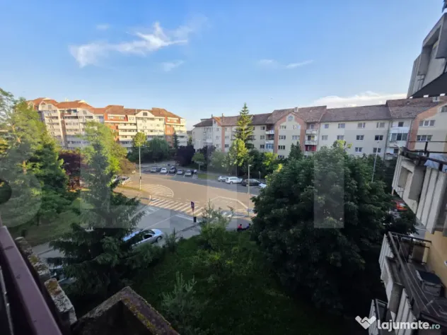 Apartament decomandat cu 2 camere intr-o zona apreciata.
