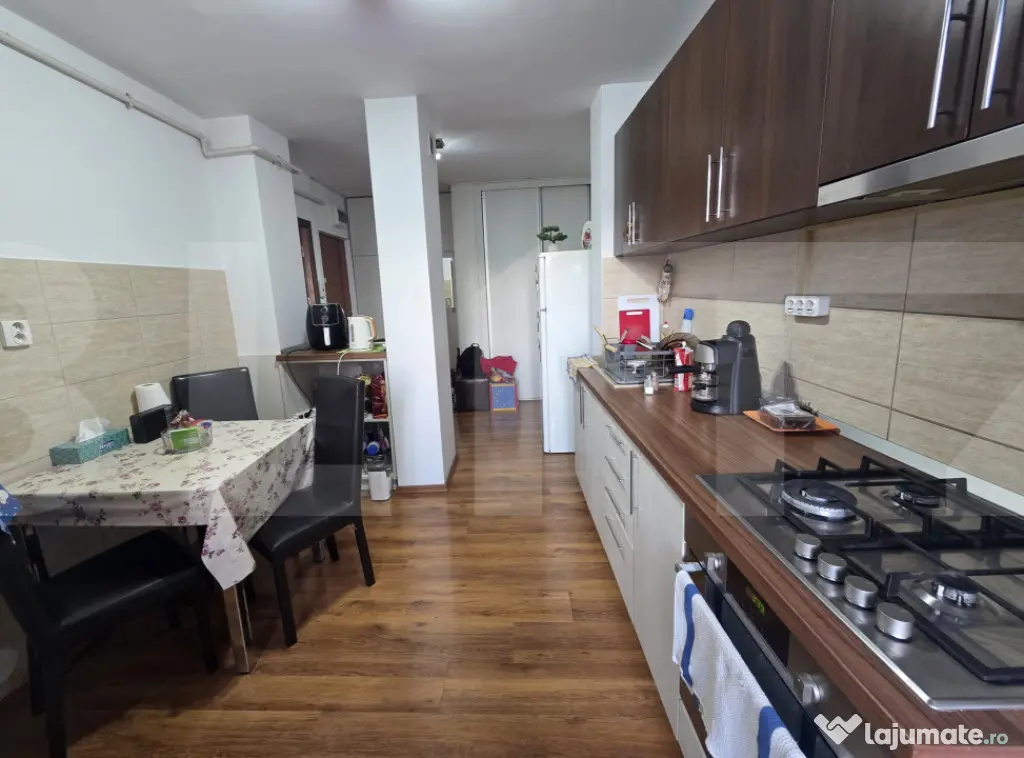 Apartament decomandat cu 2 camere intr-o zona apreciata.