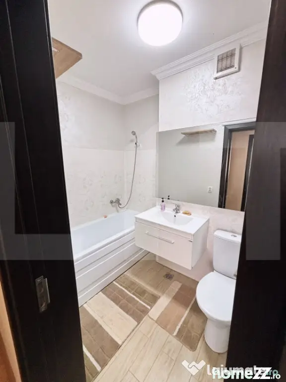 De inchiriat apertament cu 2 camere semidecomandat, parter,