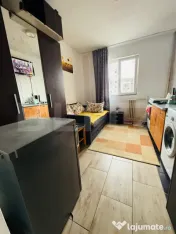 Camara camin cu baie proprie pe hol -zona Florilor