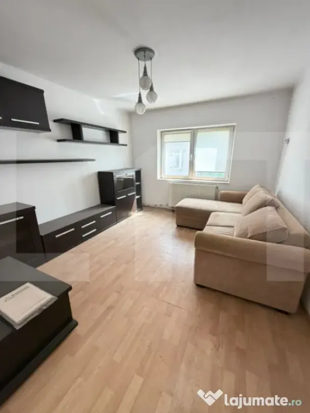 Apartament cu 2 camere, decomandat, 50mp, zona Bulevard
