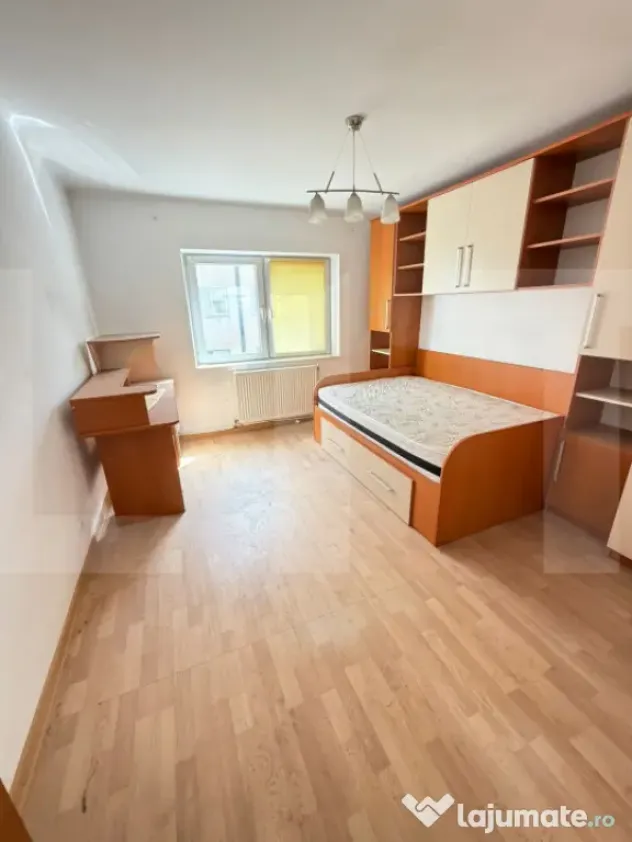 Apartament cu 2 camere, decomandat, 50mp, zona Bulevard