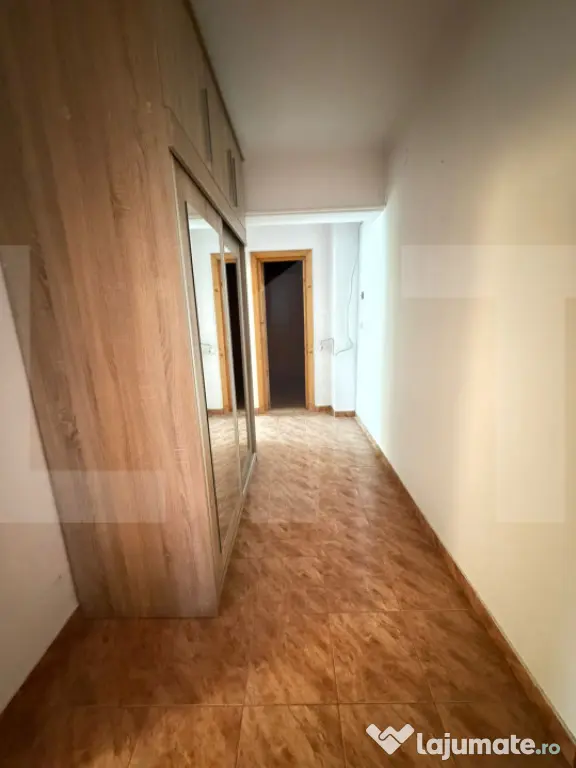 Apartament cu 2 camere, decomandat, 50mp, zona Bulevard
