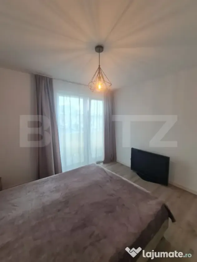 2 camere, bucatarie inchisa, zona Teilor