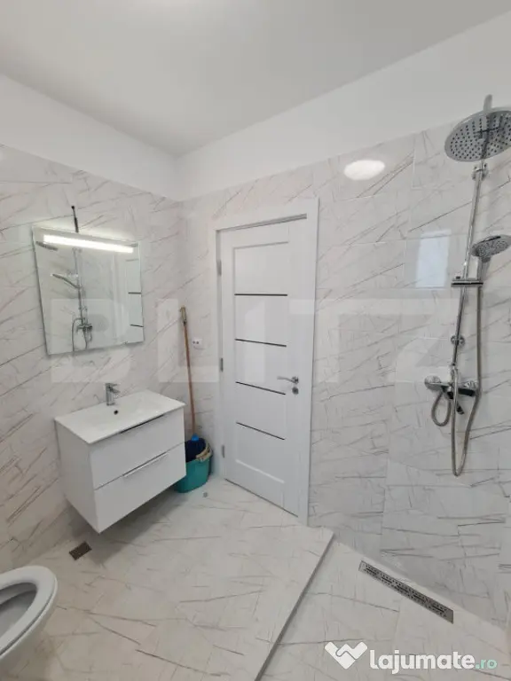2 camere, bucatarie inchisa, zona Teilor