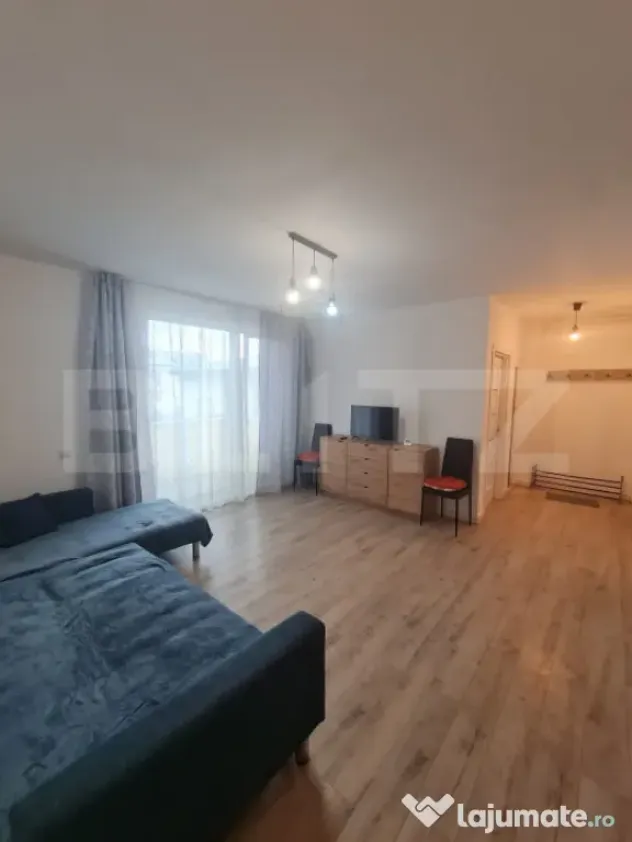 2 camere, bucatarie inchisa, zona Teilor