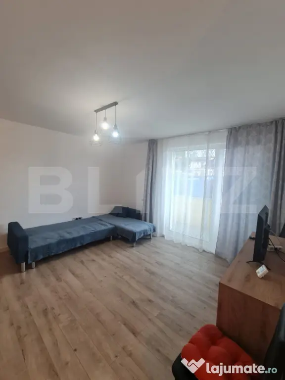 2 camere, bucatarie inchisa, zona Teilor