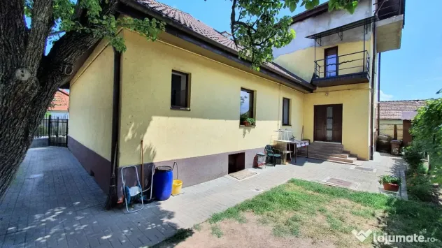 Casa 300 mp cu teren 430 mp Calea Poplacii