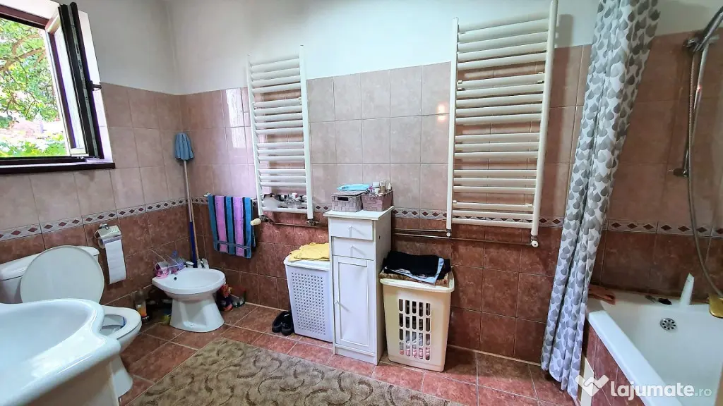 Casa 300 mp cu teren 430 mp Calea Poplacii