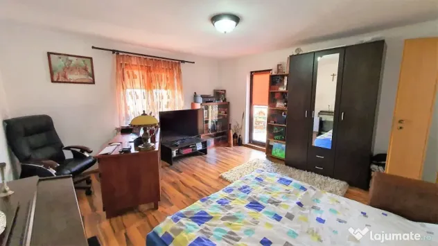 Casa 300 mp cu teren 430 mp Calea Poplacii