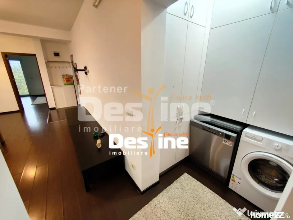 Apartament 3c mobilat și utilat, cu balcon + loc parcare