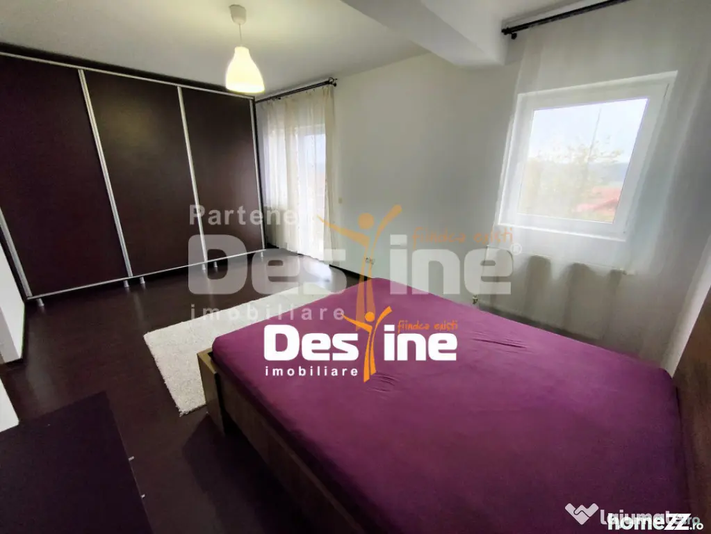 Apartament 3c mobilat și utilat, cu balcon + loc parcare