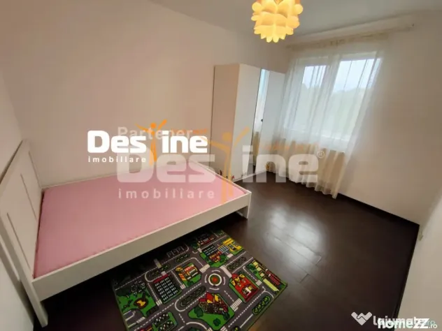 Apartament 3c mobilat și utilat, cu balcon + loc parcare