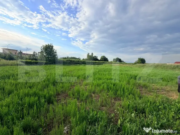 Teren intravilan de vânzare – Stupini 88.000 eur 1200 mp.