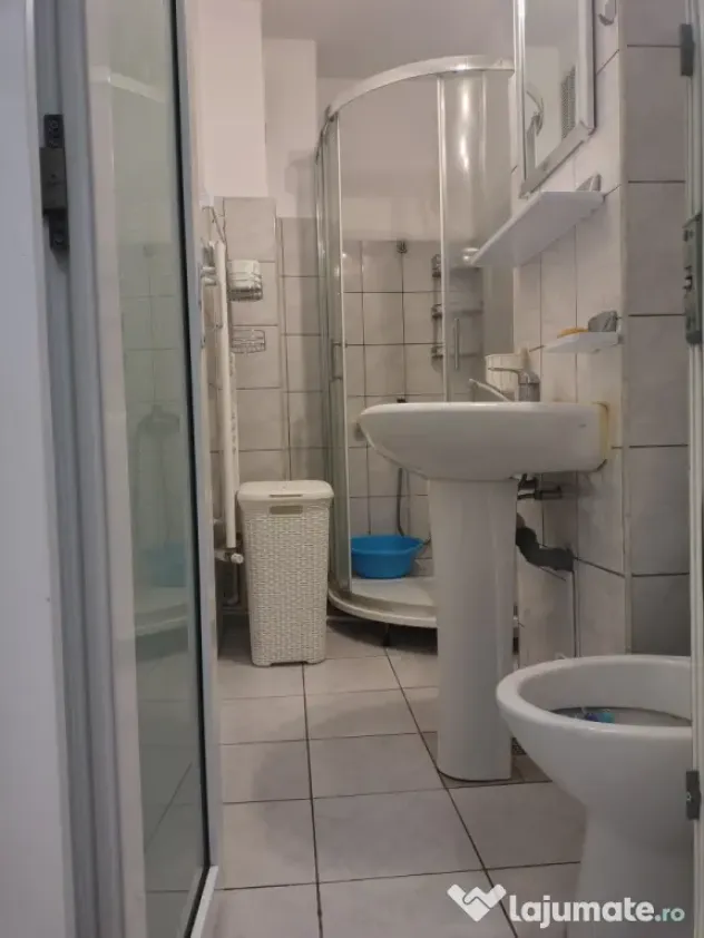 Garsonieră de închiriat