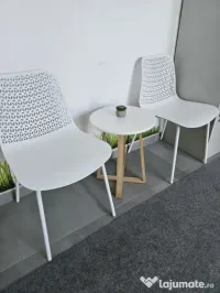 scaune si masa cafea